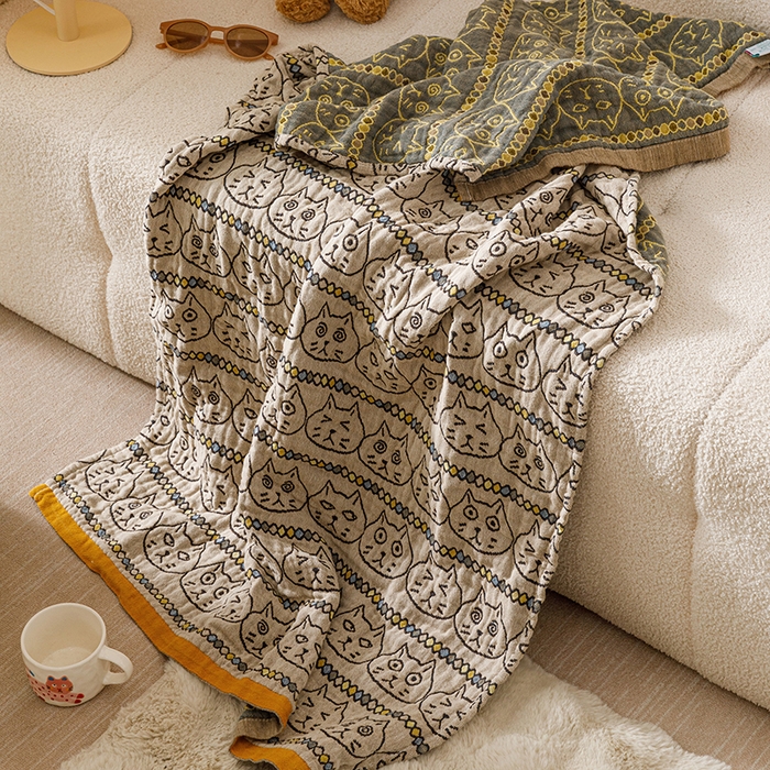 91家纺网 家纺一手货源 找家纺 麻依 2025新款全棉四层纱布浴巾披肩旅行毯 搞怪猫