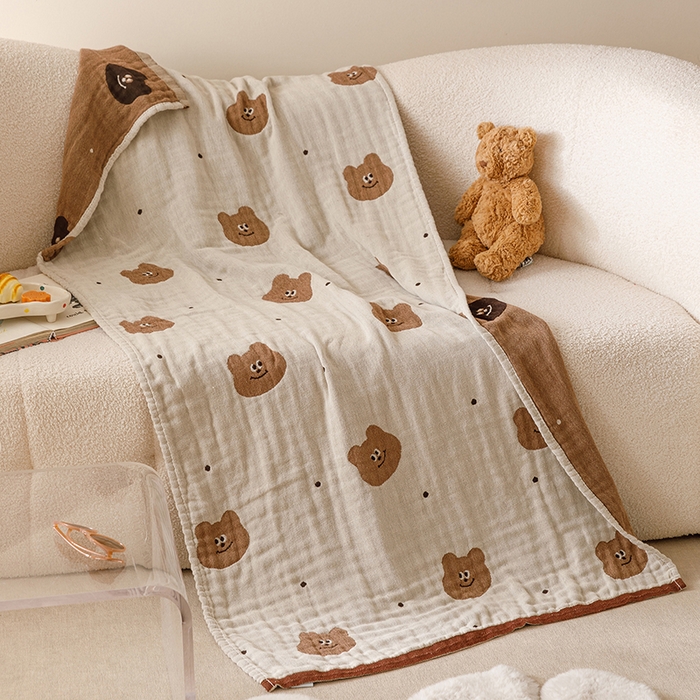 91家纺网 家纺一手货源 找家纺 麻依 2025新款全棉四层纱布浴巾披肩旅行毯 幻想熊