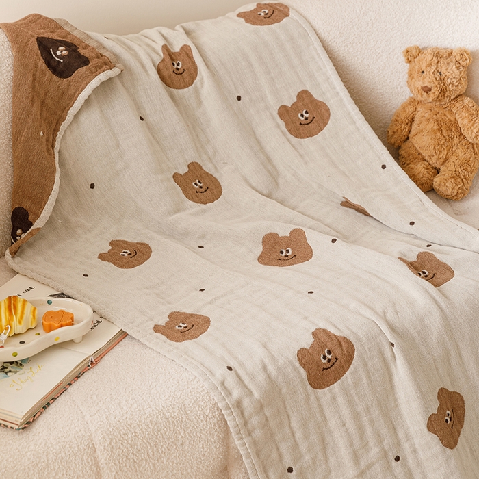 91家纺网 家纺一手货源 找家纺 麻依 2025新款全棉四层纱布浴巾披肩旅行毯 幻想熊