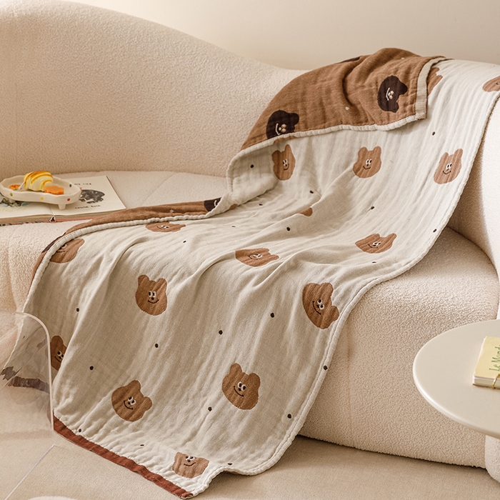 91家纺网 家纺一手货源 找家纺 麻依 2025新款全棉四层纱布浴巾披肩旅行毯 幻想熊