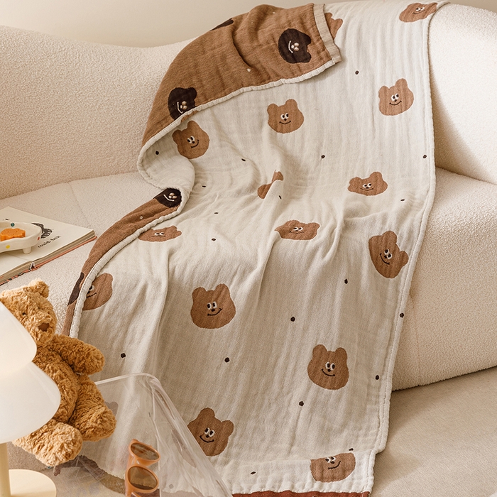 91家纺网 家纺一手货源 找家纺 麻依 2025新款全棉四层纱布浴巾披肩旅行毯 幻想熊