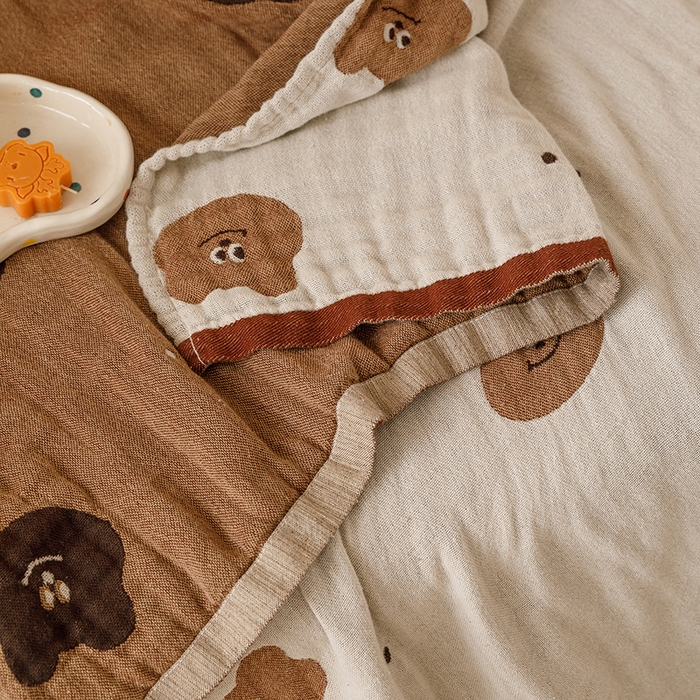 91家纺网 家纺一手货源 找家纺 麻依 2025新款全棉四层纱布浴巾披肩旅行毯 幻想熊