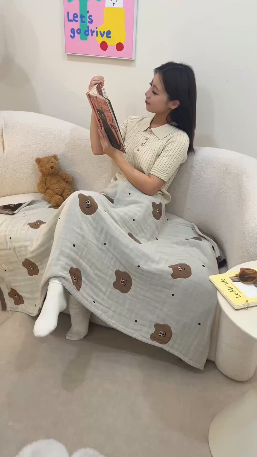 91家纺网 家纺一手货源 找家纺 麻依 2025新款全棉四层纱布浴巾披肩旅行毯 幻想熊