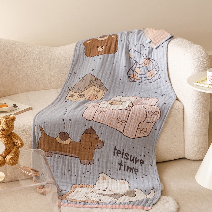 91家纺网 家纺一手货源 找家纺 麻依 2025新款全棉四层纱布浴巾披肩旅行毯 瞌睡狗狗