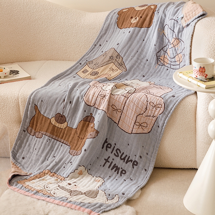 91家纺网 家纺一手货源 找家纺 麻依 2025新款全棉四层纱布浴巾披肩旅行毯 瞌睡狗狗