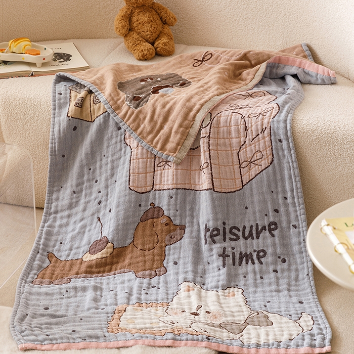 91家纺网 家纺一手货源 找家纺 麻依 2025新款全棉四层纱布浴巾披肩旅行毯 瞌睡狗狗