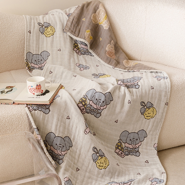 91家纺网 家纺一手货源 找家纺 麻依 2025新款全棉四层纱布浴巾披肩旅行毯 沐浴小象