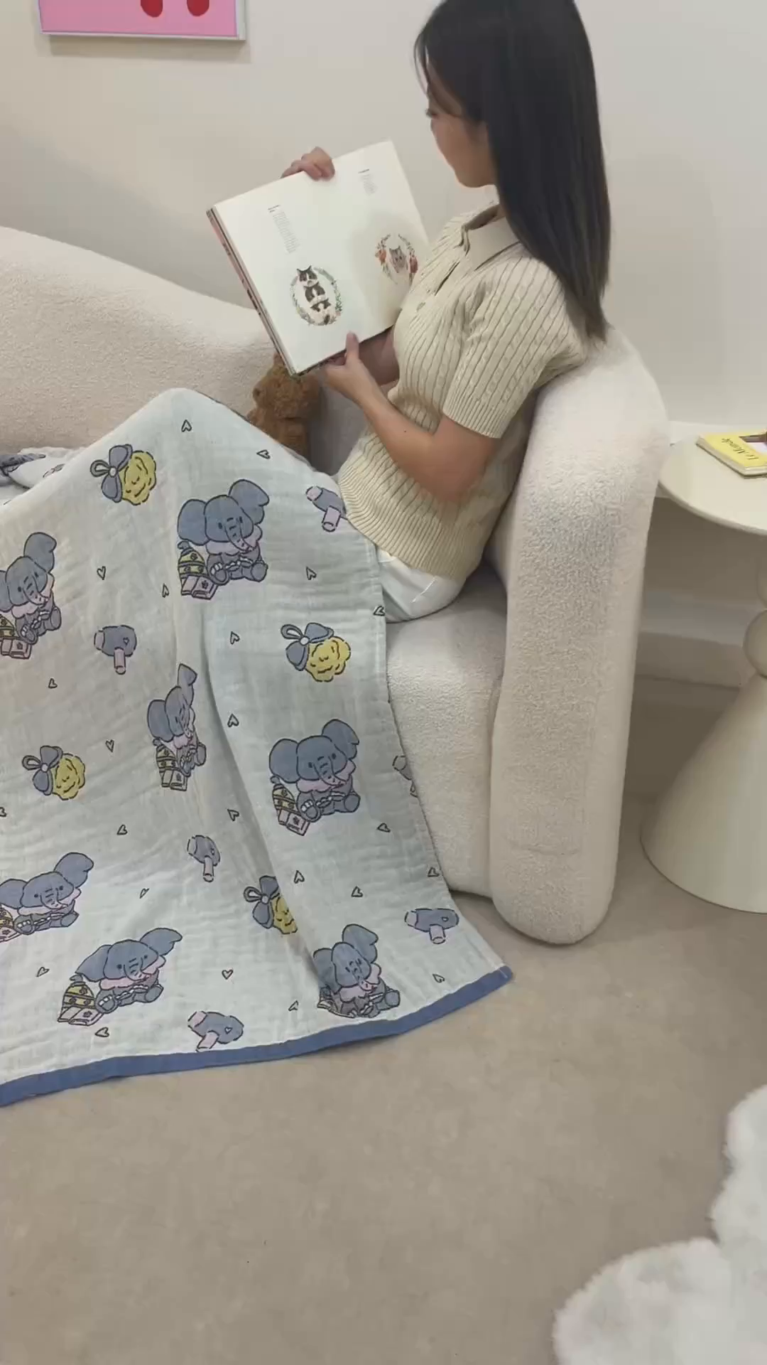 91家纺网 家纺一手货源 找家纺 麻依 2025新款全棉四层纱布浴巾披肩旅行毯 沐浴小象