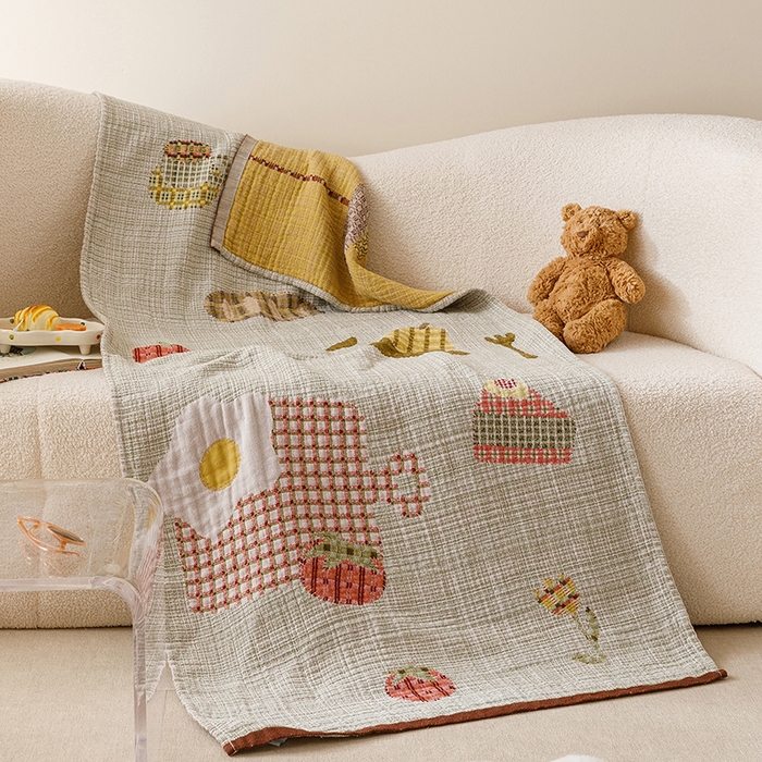 91家纺网 家纺一手货源 找家纺 麻依 2025新款全棉四层纱布浴巾披肩旅行毯 甜品派对