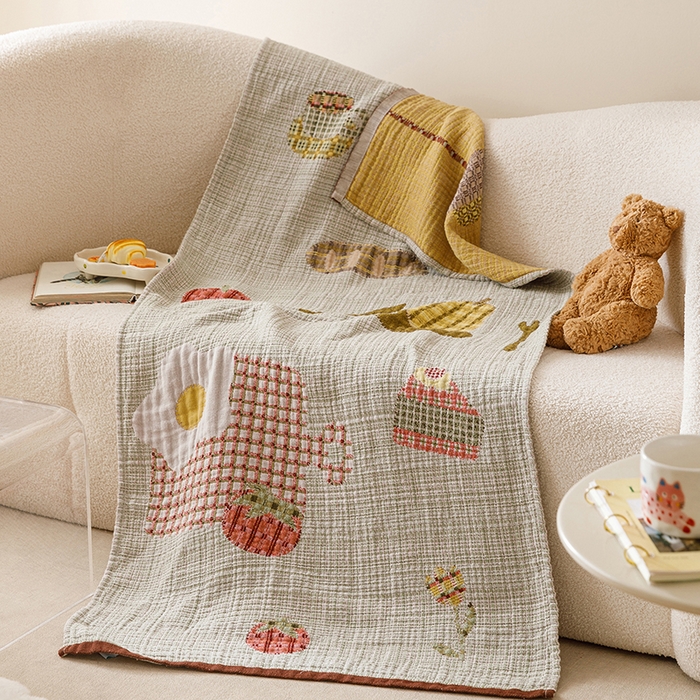 91家纺网 家纺一手货源 找家纺 麻依 2025新款全棉四层纱布浴巾披肩旅行毯 甜品派对