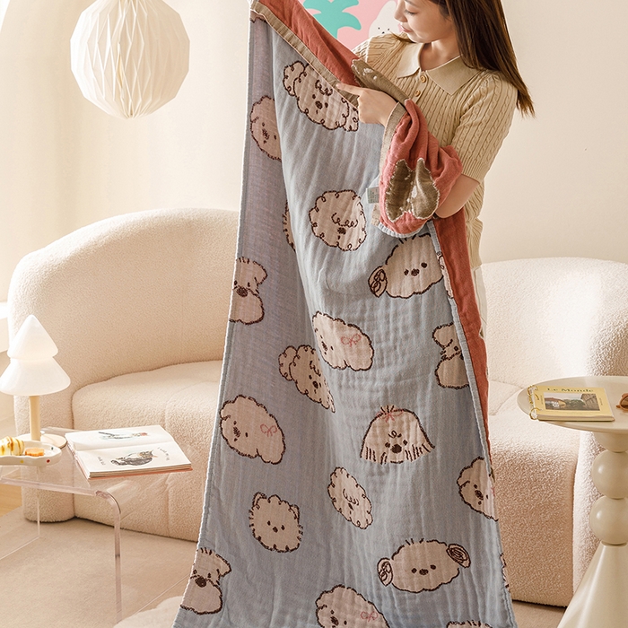 91家纺网 家纺一手货源 找家纺 麻依 2025新款全棉四层纱布浴巾披肩旅行毯 线条狗狗