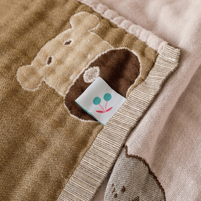 91家纺网 家纺一手货源 找家纺 麻依 2025新款全棉四层纱布浴巾披肩旅行毯 雪纳瑞