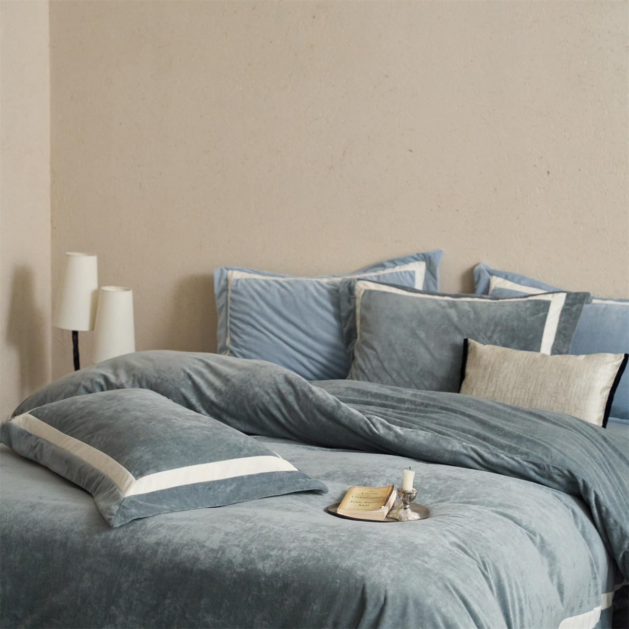 91家纺网 家纺一手货源 找家纺 121 2025新款轻奢新法式德芙绒宝宝绒婴儿绒短毛绒牛奶绒四件套床单被套 繁华-草木灰