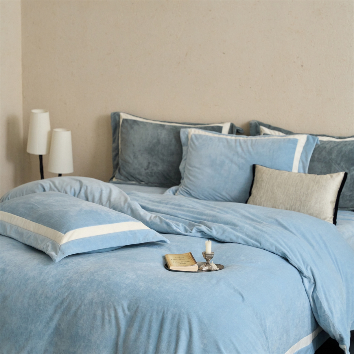 91家纺网 家纺一手货源 找家纺 121 2025新款轻奢新法式德芙绒宝宝绒婴儿绒短毛绒牛奶绒四件套床单被套 繁华-和煦蓝