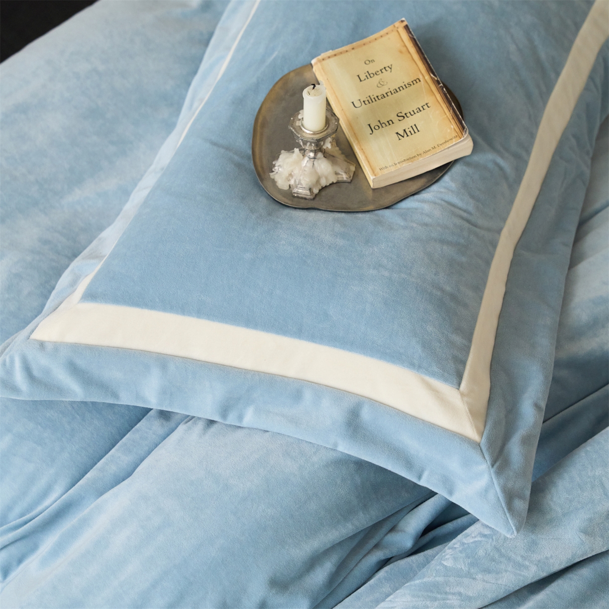 91家纺网 家纺一手货源 找家纺 121 2025新款轻奢新法式德芙绒宝宝绒婴儿绒短毛绒牛奶绒四件套床单被套 繁华-和煦蓝