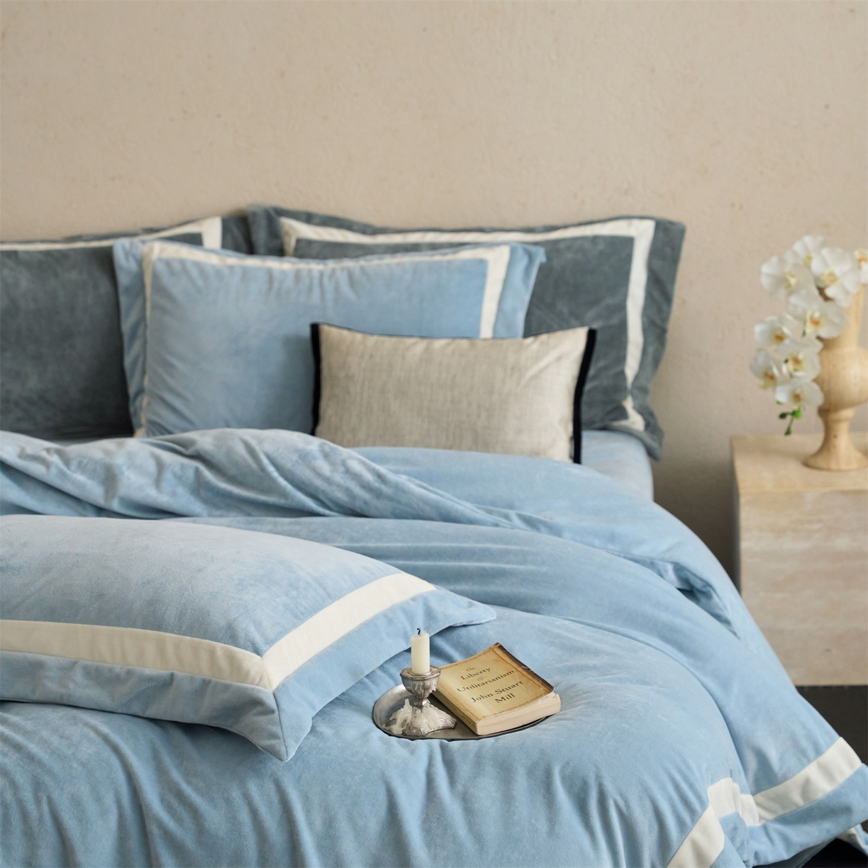 91家纺网 家纺一手货源 找家纺 121 2025新款轻奢新法式德芙绒宝宝绒婴儿绒短毛绒牛奶绒四件套床单被套 繁华-和煦蓝