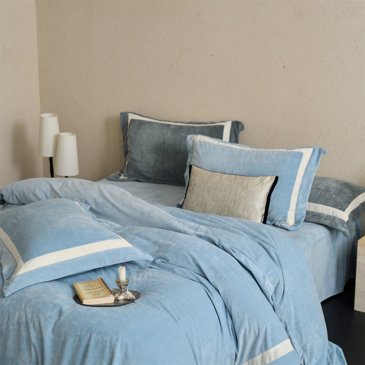 91家纺网 家纺一手货源 找家纺 121 2025新款轻奢新法式德芙绒宝宝绒婴儿绒短毛绒牛奶绒四件套床单被套 繁华-和煦蓝