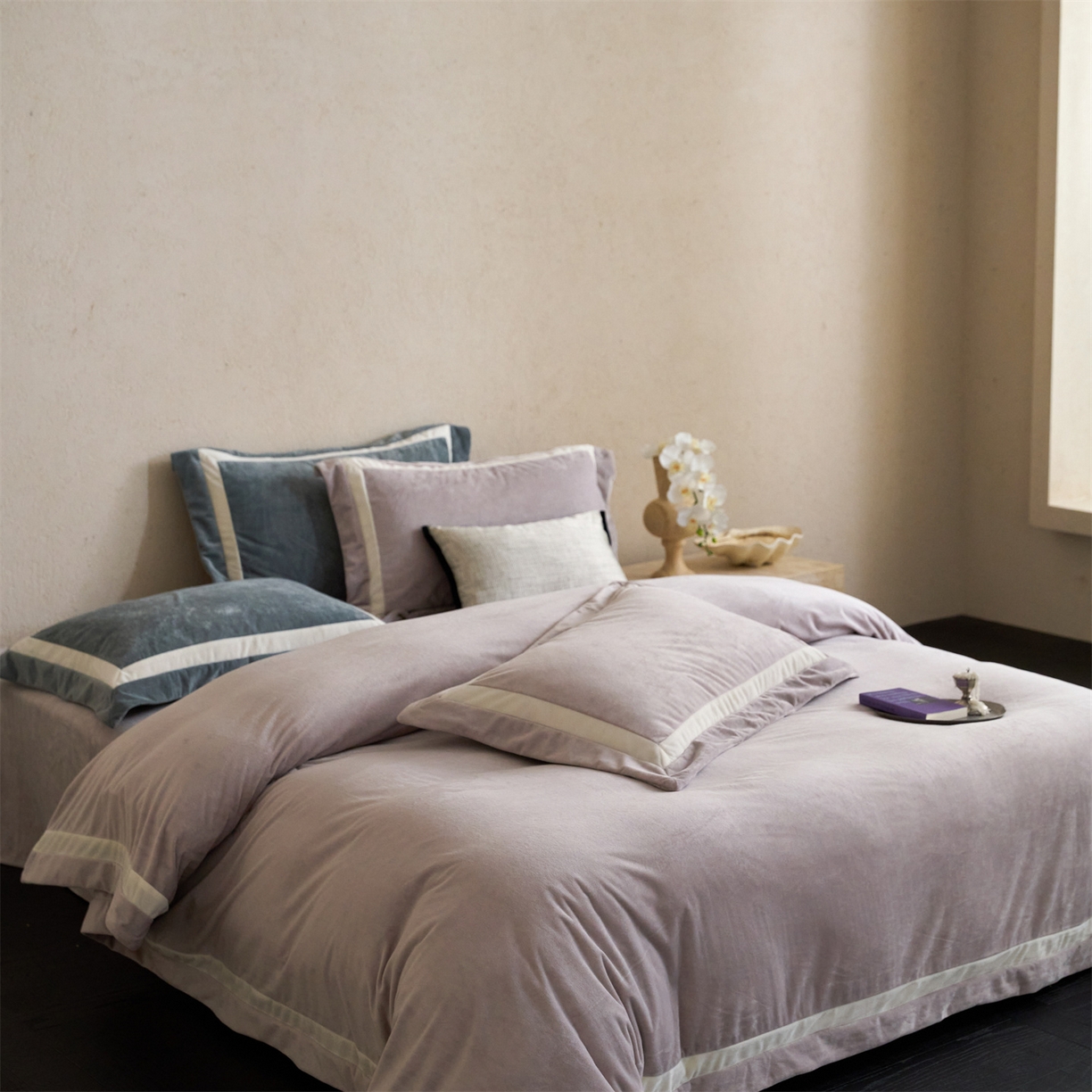 91家纺网 家纺一手货源 找家纺 121 2025新款轻奢新法式德芙绒宝宝绒婴儿绒短毛绒牛奶绒四件套床单被套 繁华-浪漫紫