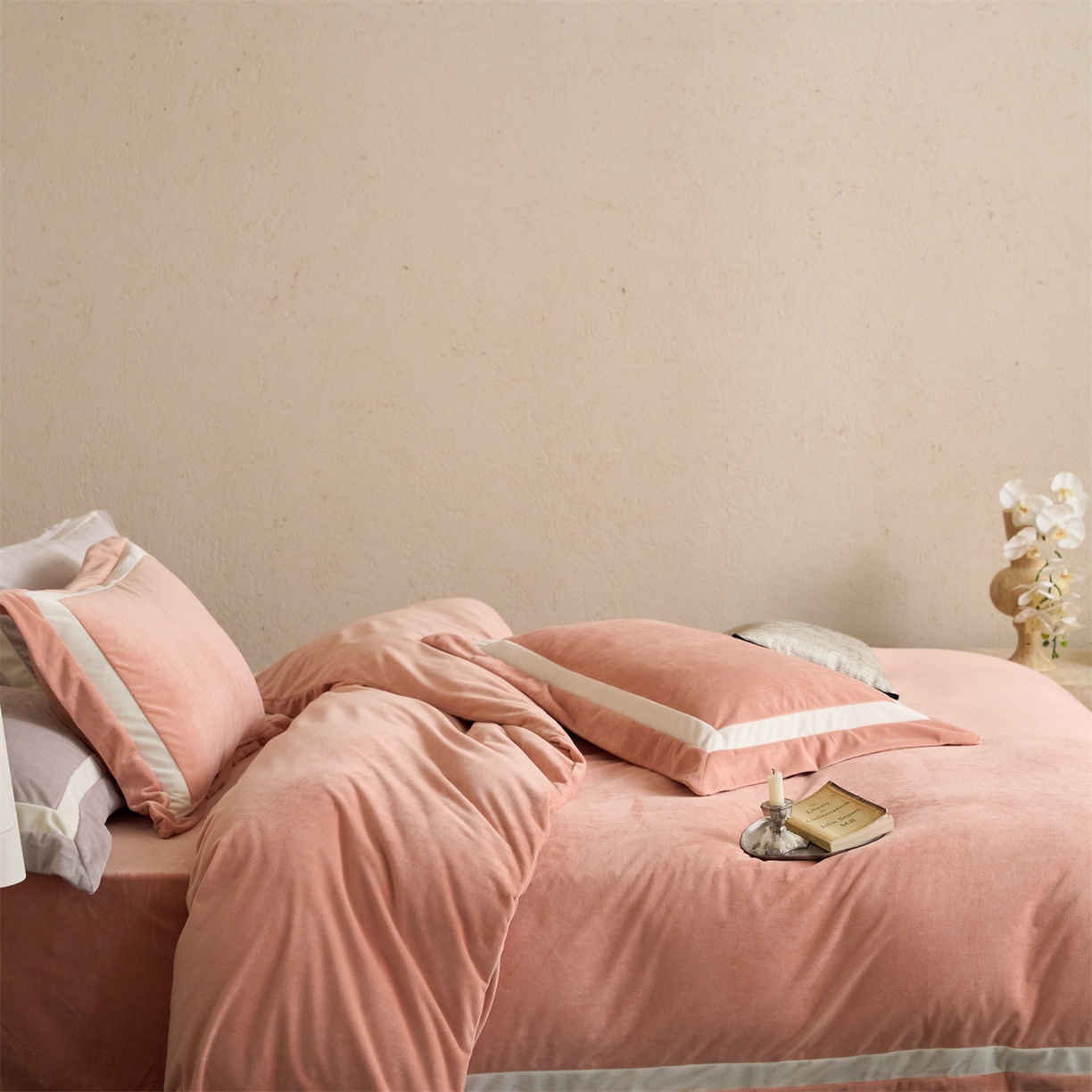 91家纺网 家纺一手货源 找家纺 121 2025新款轻奢新法式德芙绒宝宝绒婴儿绒短毛绒牛奶绒四件套床单被套 繁华-琳琅粉