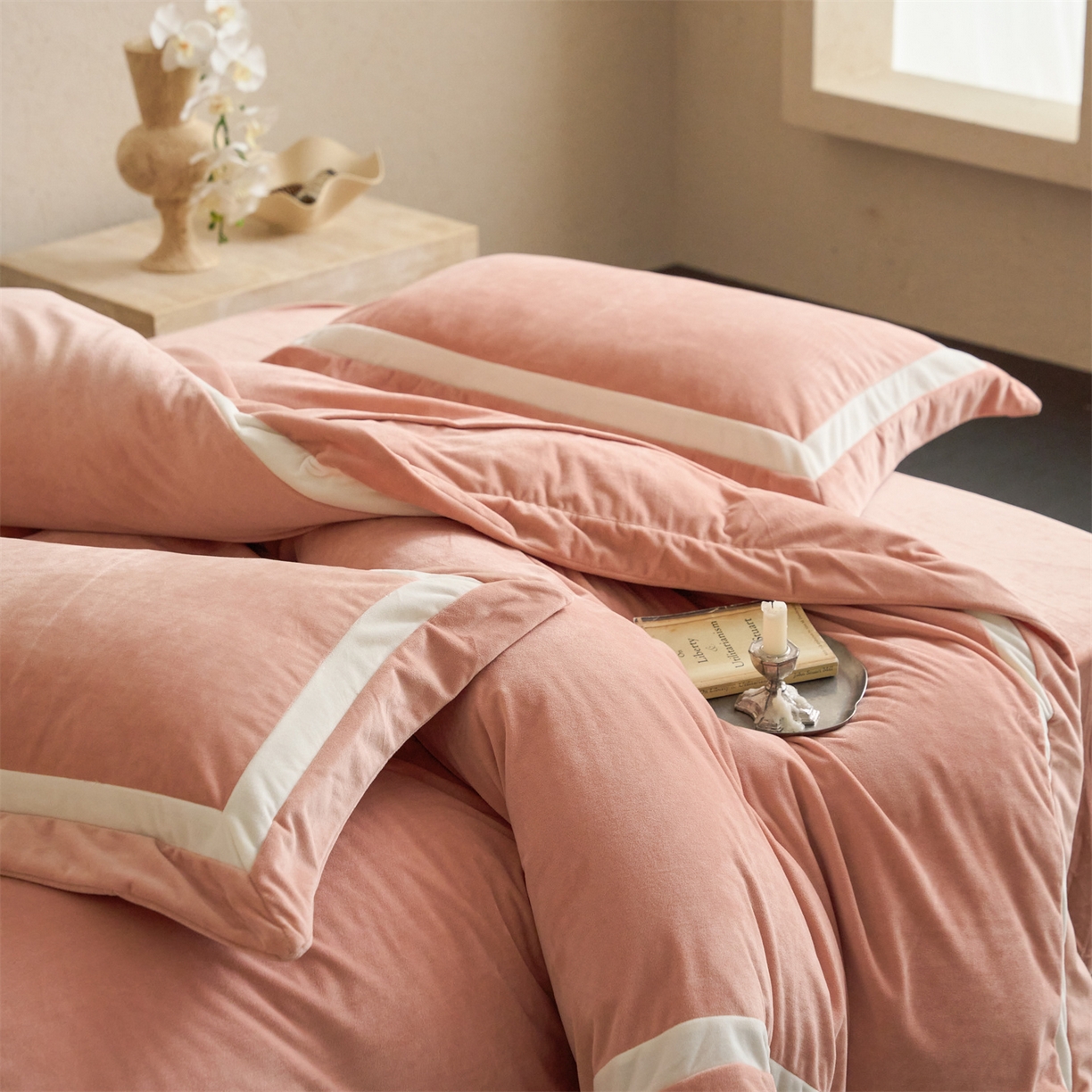 91家纺网 家纺一手货源 找家纺 121 2025新款轻奢新法式德芙绒宝宝绒婴儿绒短毛绒牛奶绒四件套床单被套 繁华-琳琅粉