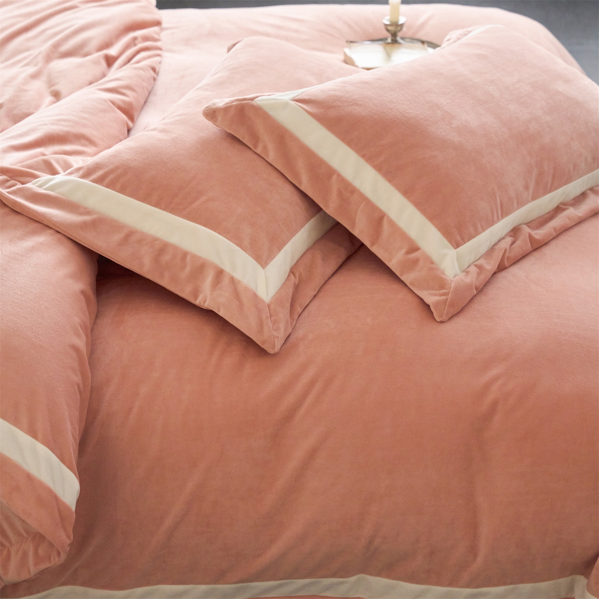 91家纺网 家纺一手货源 找家纺 121 2025新款轻奢新法式德芙绒宝宝绒婴儿绒短毛绒牛奶绒四件套床单被套 繁华-琳琅粉