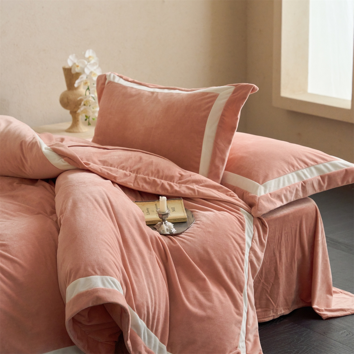 91家纺网 家纺一手货源 找家纺 121 2025新款轻奢新法式德芙绒宝宝绒婴儿绒短毛绒牛奶绒四件套床单被套 繁华-琳琅粉