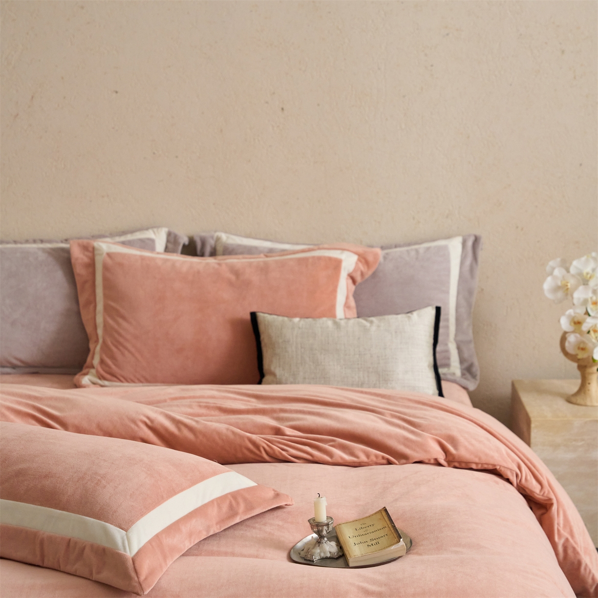 91家纺网 家纺一手货源 找家纺 121 2025新款轻奢新法式德芙绒宝宝绒婴儿绒短毛绒牛奶绒四件套床单被套 繁华-琳琅粉