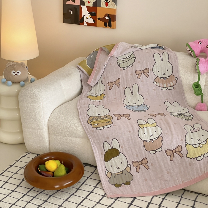 91家纺网 家纺一手货源 找家纺 麻依 2025新款软萌纱布浴巾四层全棉纱布浴巾 呆萌米菲 80*160