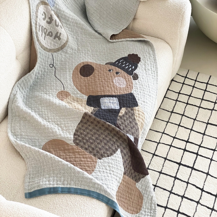 91家纺网 家纺一手货源 找家纺 麻依 2025新款软萌纱布浴巾四层全棉纱布浴巾 快乐卡皮 80*160