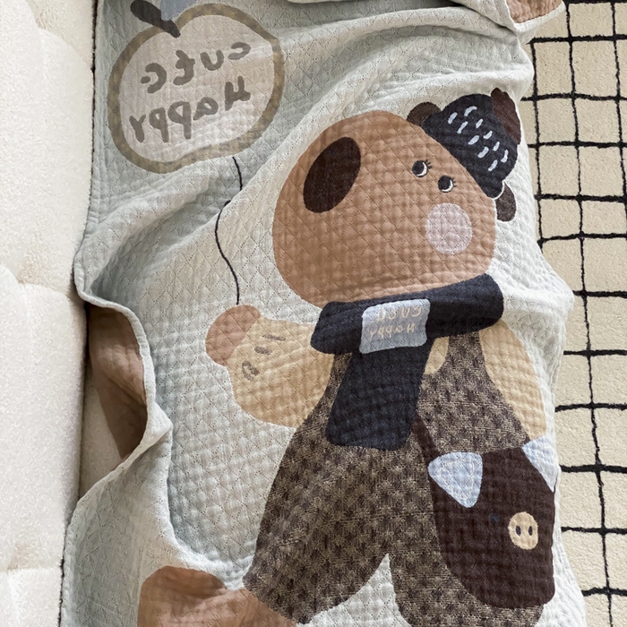 91家纺网 家纺一手货源 找家纺 麻依 2025新款软萌纱布浴巾四层全棉纱布浴巾 快乐卡皮 80*160