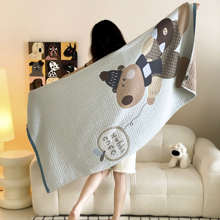 91家纺网 家纺一手货源 找家纺 麻依 2025新款软萌纱布浴巾四层全棉纱布浴巾 快乐卡皮 80*160