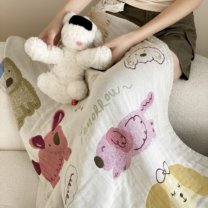 91家纺网 家纺一手货源 找家纺 麻依 2025新款软萌纱布浴巾四层全棉纱布浴巾 小狗的快乐 80*160