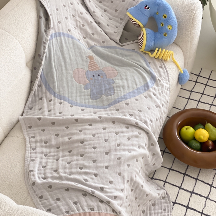 91家纺网 家纺一手货源 找家纺 麻依 2025新款软萌纱布浴巾四层全棉纱布浴巾 心心小象 80*160