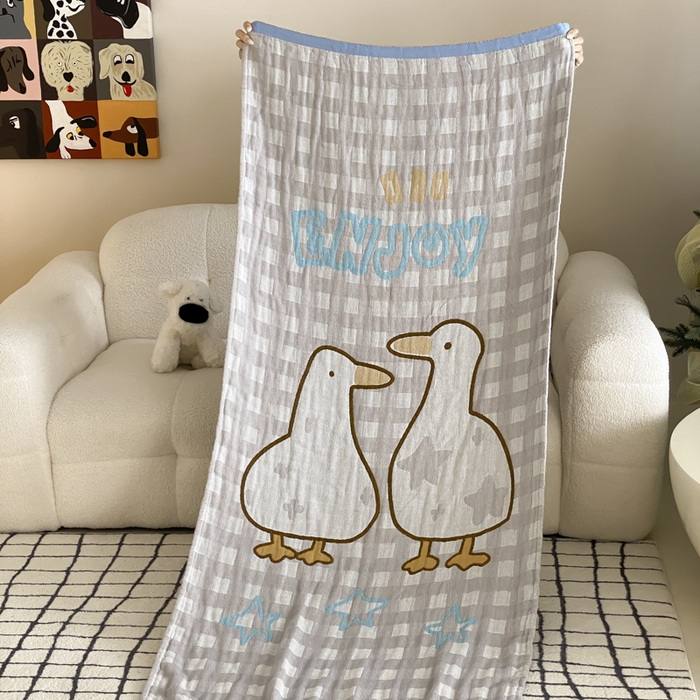 91家纺网 家纺一手货源 找家纺 麻依 2025新款软萌纱布浴巾四层全棉纱布浴巾 星格小鸭 80*160