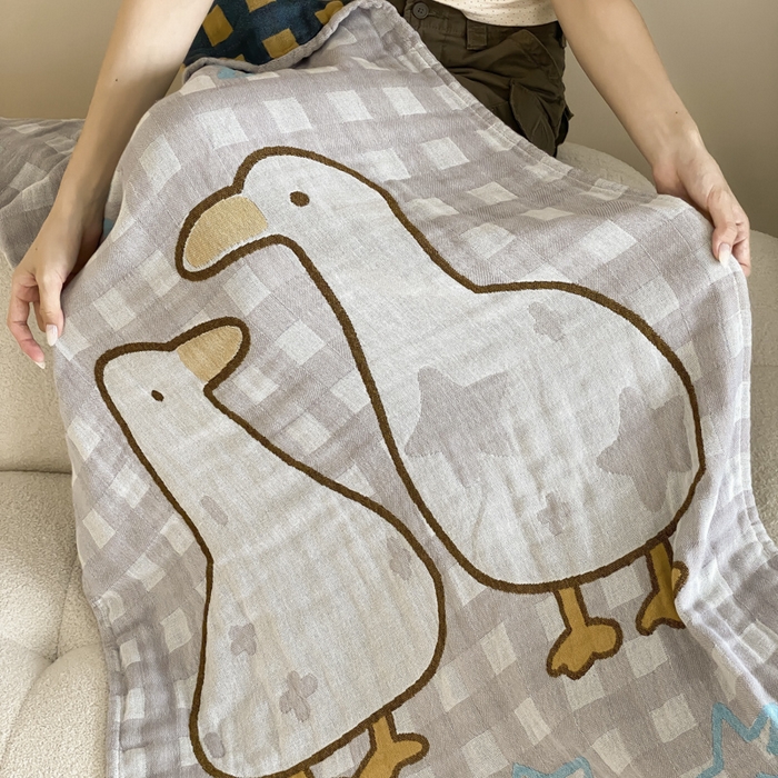 91家纺网 家纺一手货源 找家纺 麻依 2025新款软萌纱布浴巾四层全棉纱布浴巾 星格小鸭 80*160