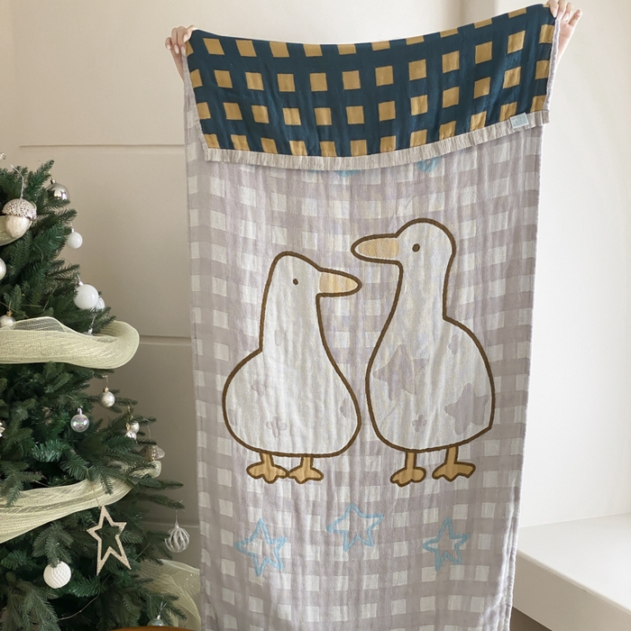 91家纺网 家纺一手货源 找家纺 麻依 2025新款软萌纱布浴巾四层全棉纱布浴巾 星格小鸭 80*160