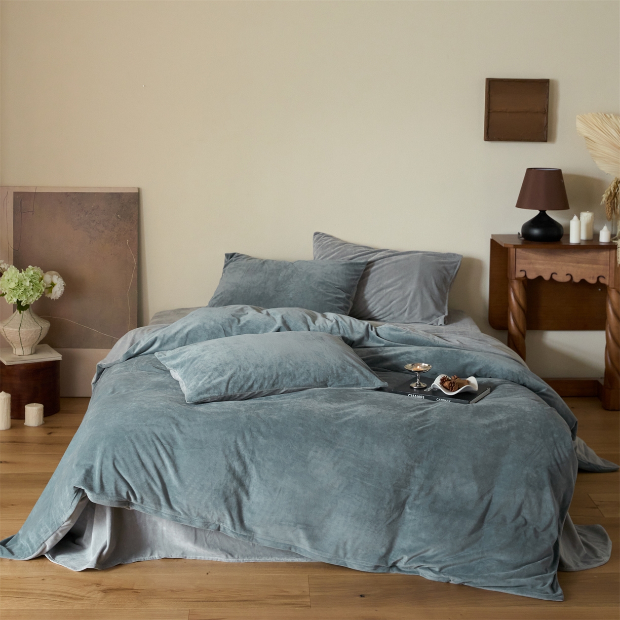 91家纺网 家纺一手货源 找家纺 121 2025新款轻奢新法式德芙绒宝宝绒婴儿绒短毛绒牛奶绒四件套床单被套 冷灰烟灰