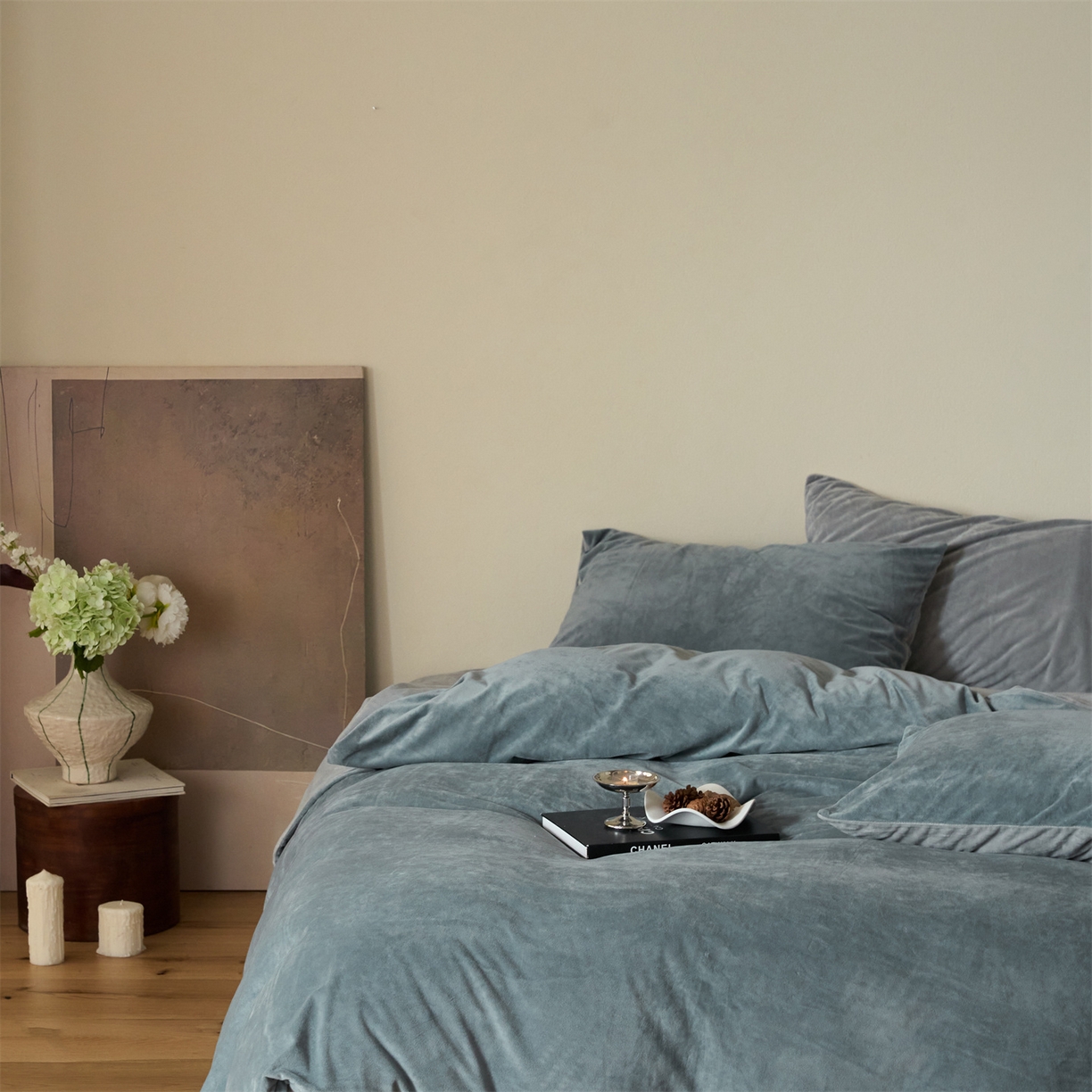 91家纺网 家纺一手货源 找家纺 121 2025新款轻奢新法式德芙绒宝宝绒婴儿绒短毛绒牛奶绒四件套床单被套 冷灰烟灰