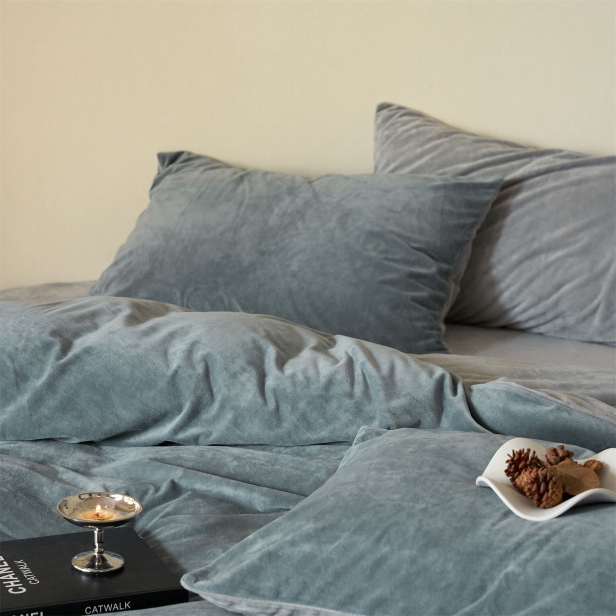 91家纺网 家纺一手货源 找家纺 121 2025新款轻奢新法式德芙绒宝宝绒婴儿绒短毛绒牛奶绒四件套床单被套 冷灰烟灰