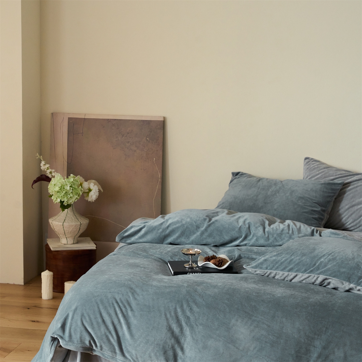 91家纺网 家纺一手货源 找家纺 121 2025新款轻奢新法式德芙绒宝宝绒婴儿绒短毛绒牛奶绒四件套床单被套 冷灰烟灰