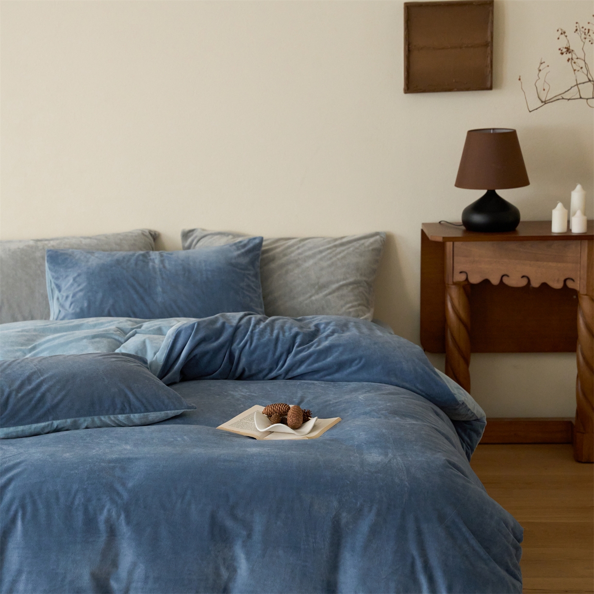 91家纺网 家纺一手货源 找家纺 121 2025新款轻奢新法式德芙绒宝宝绒婴儿绒短毛绒牛奶绒四件套床单被套 魅蓝水蓝