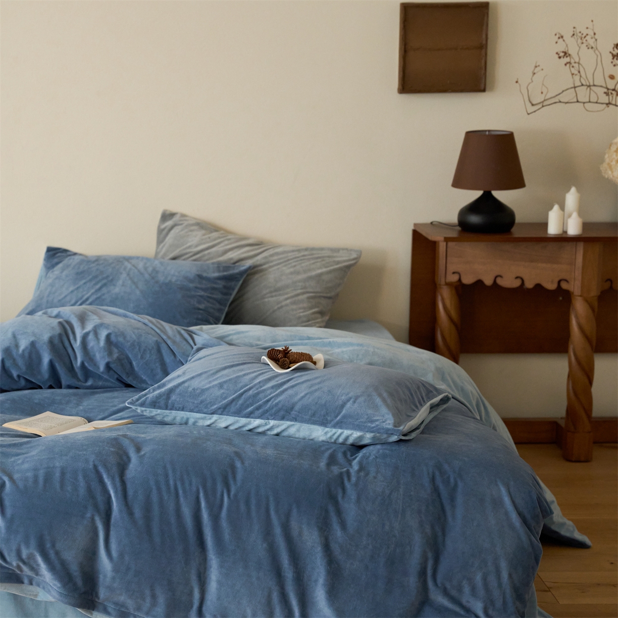 91家纺网 家纺一手货源 找家纺 121 2025新款轻奢新法式德芙绒宝宝绒婴儿绒短毛绒牛奶绒四件套床单被套 魅蓝水蓝