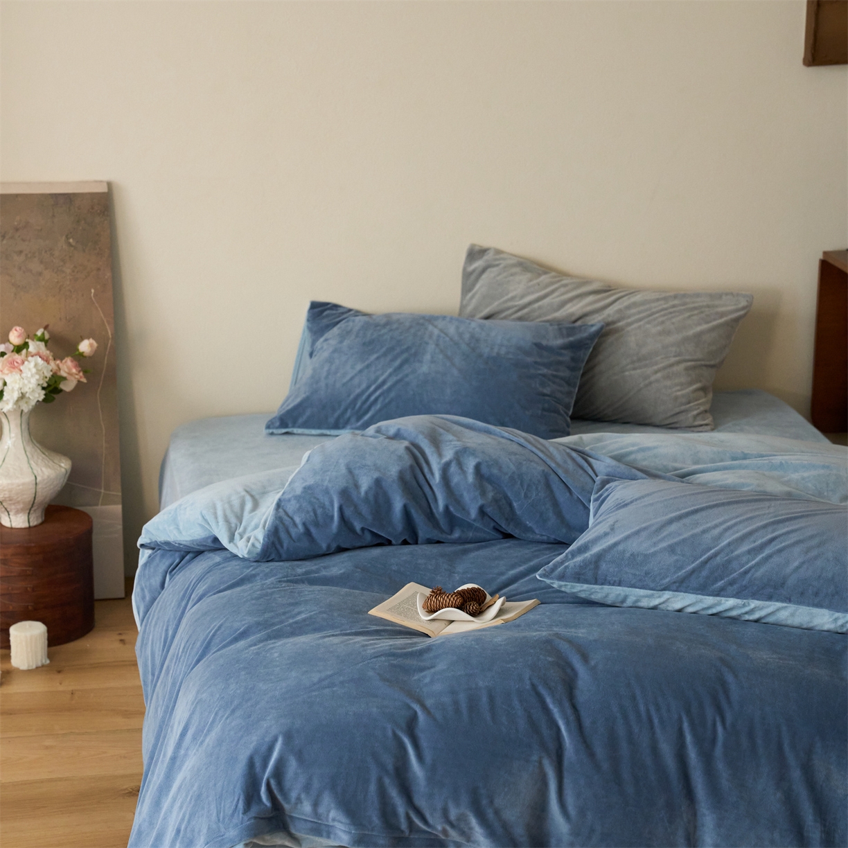 91家纺网 家纺一手货源 找家纺 121 2025新款轻奢新法式德芙绒宝宝绒婴儿绒短毛绒牛奶绒四件套床单被套 魅蓝水蓝