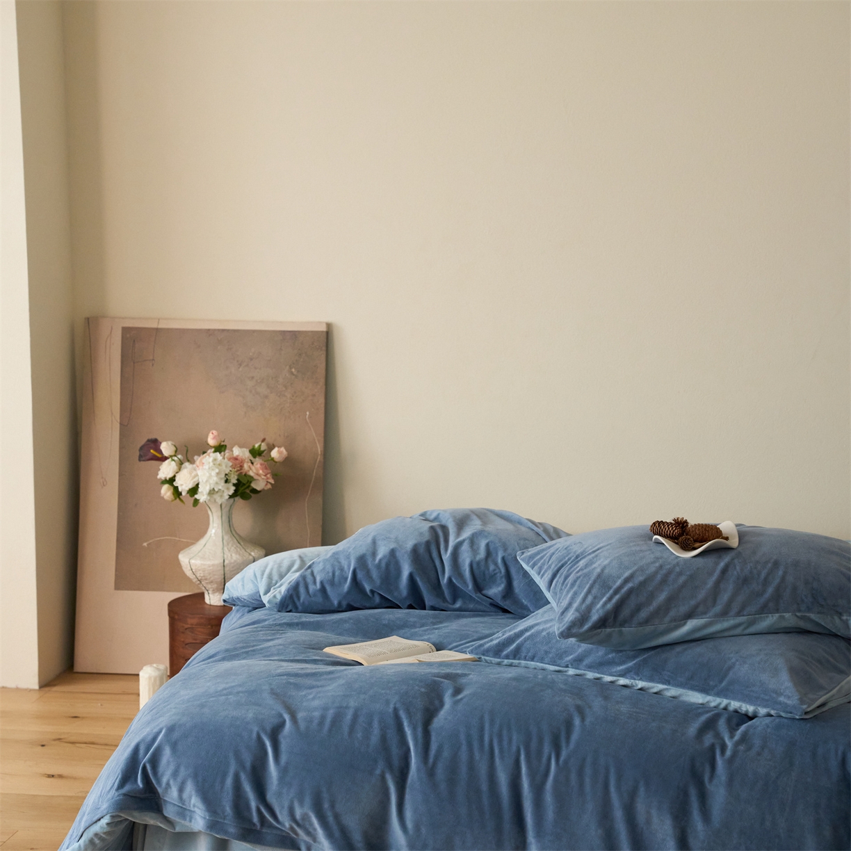 91家纺网 家纺一手货源 找家纺 121 2025新款轻奢新法式德芙绒宝宝绒婴儿绒短毛绒牛奶绒四件套床单被套 魅蓝水蓝