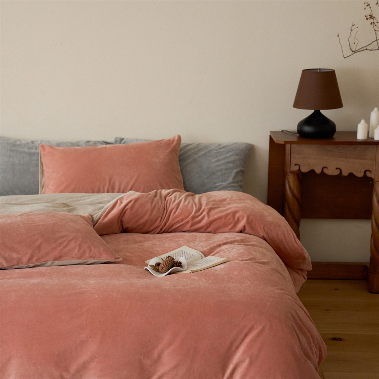 91家纺网 家纺一手货源 找家纺 121 2025新款轻奢新法式德芙绒宝宝绒婴儿绒短毛绒牛奶绒四件套床单被套 柔粉奶杏