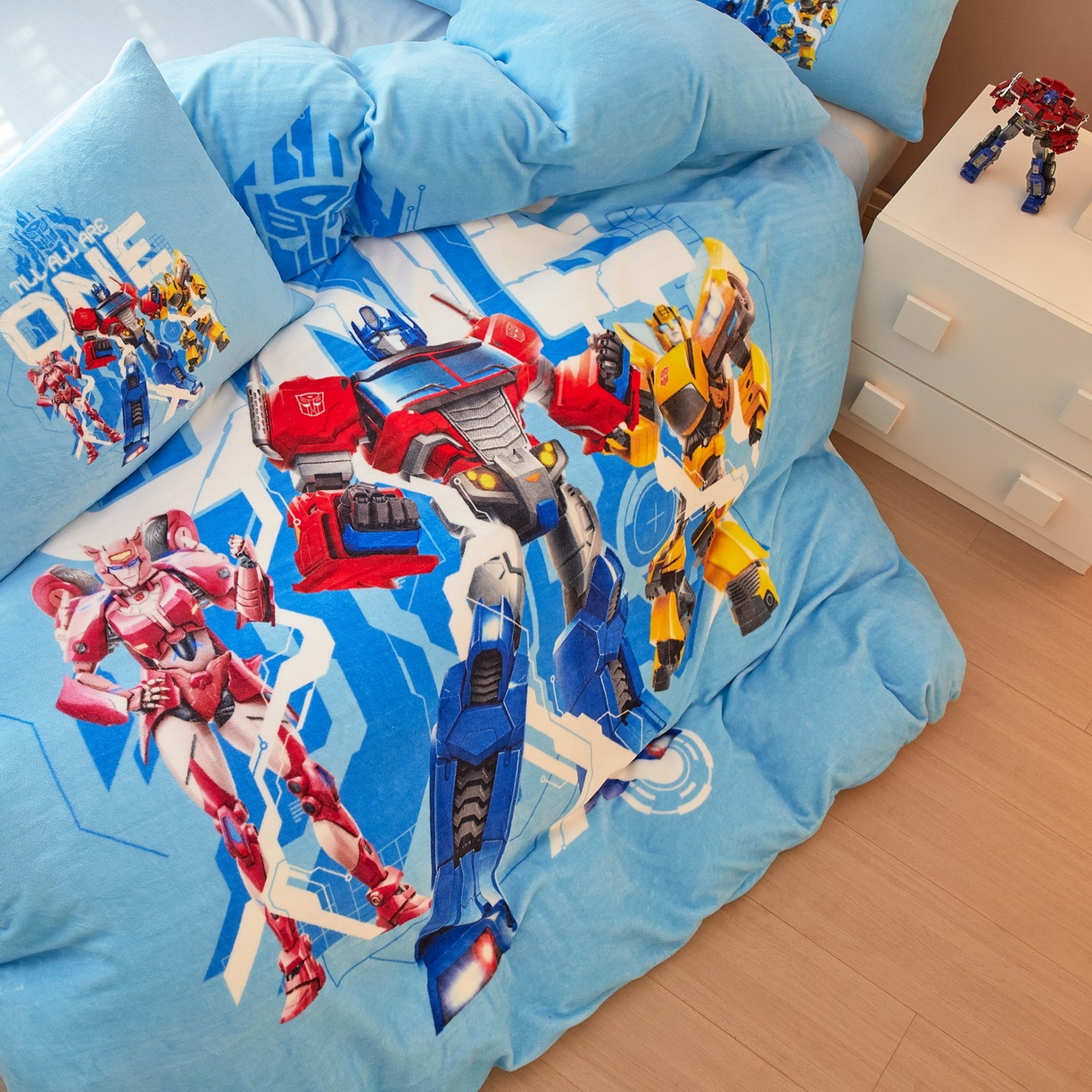 91家纺网 家纺一手货源 找家纺 蘭菲家纺 2025新款变形金刚牛奶绒四件套 1号