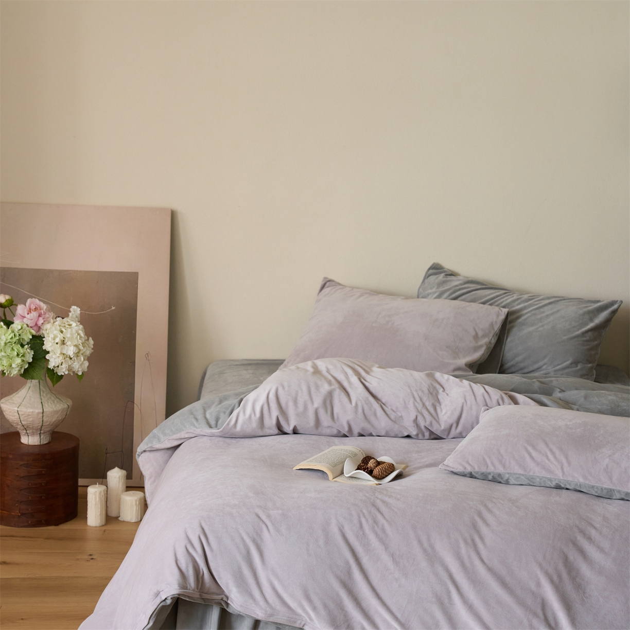 91家纺网 家纺一手货源 找家纺 121 2025新款轻奢新法式德芙绒宝宝绒婴儿绒短毛绒牛奶绒四件套床单被套 雾紫烟灰