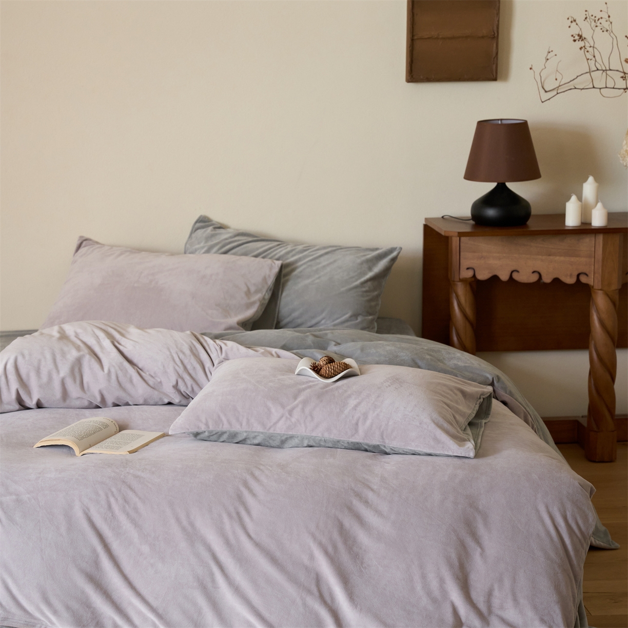 91家纺网 家纺一手货源 找家纺 121 2025新款轻奢新法式德芙绒宝宝绒婴儿绒短毛绒牛奶绒四件套床单被套 雾紫烟灰