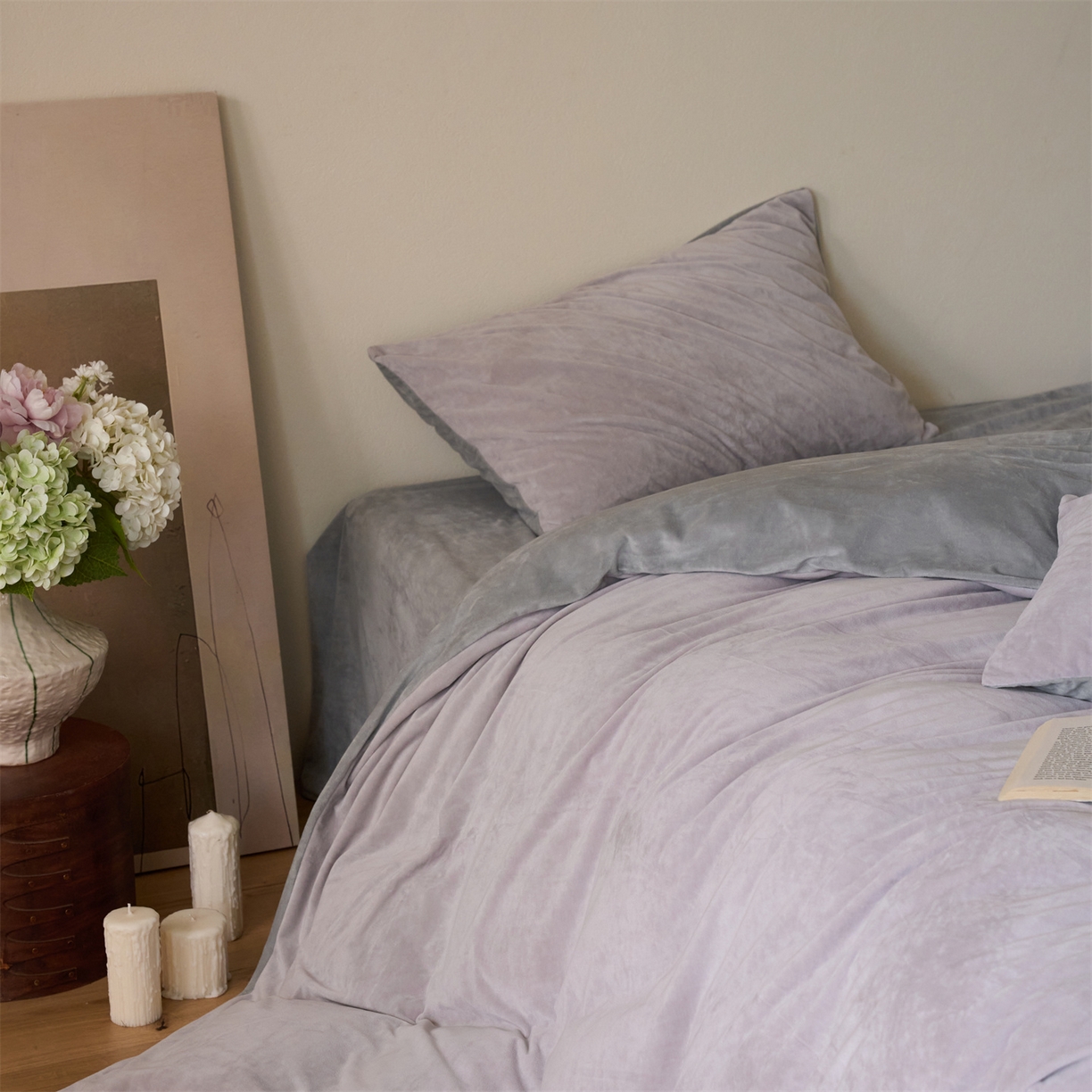 91家纺网 家纺一手货源 找家纺 121 2025新款轻奢新法式德芙绒宝宝绒婴儿绒短毛绒牛奶绒四件套床单被套 雾紫烟灰