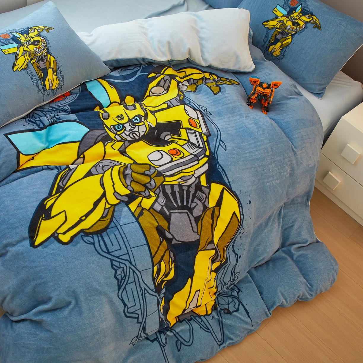 91家纺网 家纺一手货源 找家纺 蘭菲家纺 2025新款变形金刚牛奶绒四件套 3号